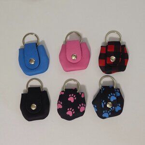 NWT -- 6-Piece Dog Tag Holder Set for Pets – Paw & Plaid Designs